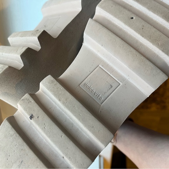 Dolce Vita Women's Hoven H2O Lug-Sole Boots - Picture 7 of 8